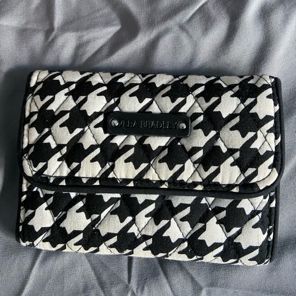 VERA BRADLEY HOUNDSTOOTH WALLET